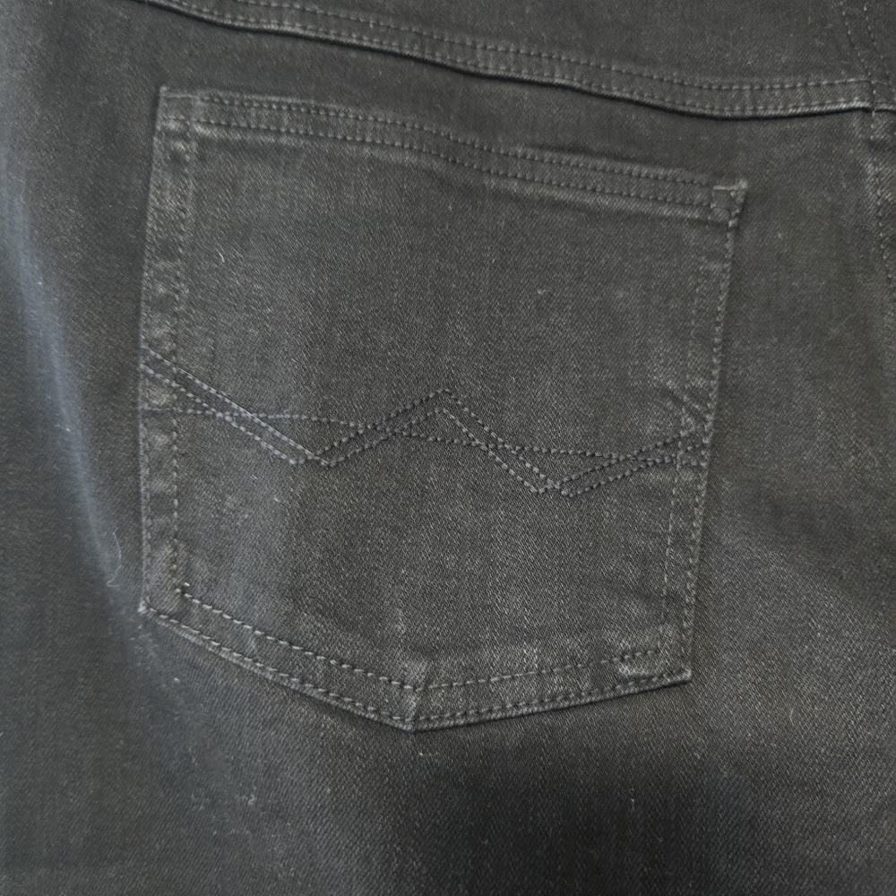 Wrangler Ladies' High-Rise Bootcut Jeans, Black, Size 16/36 - New - Picture 9 of 15